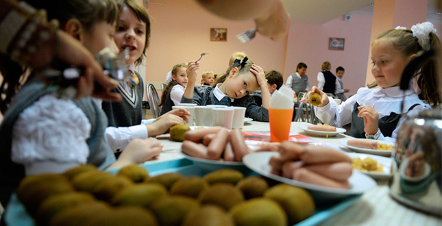 З 4 лютого учні молодших класів у Києві харчуватимуться безкоштовно
