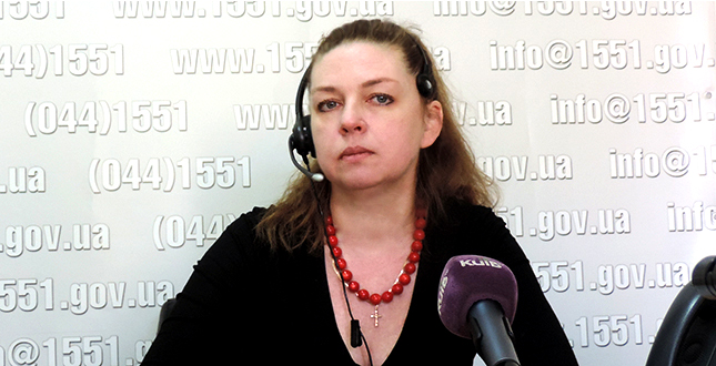 Директор Департаменту освіти і науки, молоді та спорту Олена Фіданян провела «пряму лінію» в Контактному центрі міста Києва