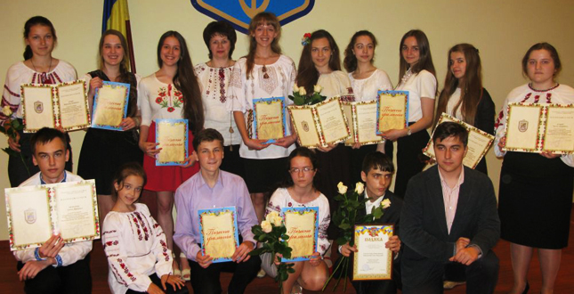 Нагородження  учнів ЗНЗ Голлсіївського району за високі досягнення і перемоги у всеукраїнських учнівських олімпіадах та конкурсах