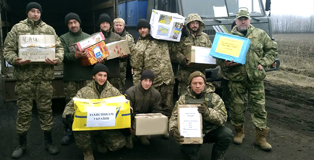 Учні Києва передали подарунки воїнам АТО!