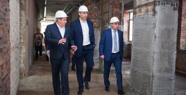 Віталій Кличко: «1 вересня у Святошинському районі відкриється реконструйована школа, на яку мешканці району чекали 10 років»