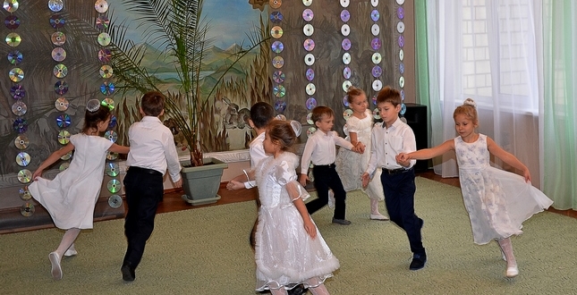 Святкування Всесвітнього дня танцю в навчально-виховному комплексі «ДНЗ-ЗНЗ» «Сузір'я» Святошинського району