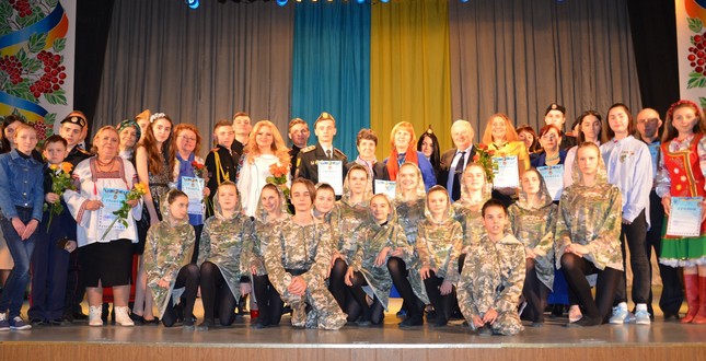 Учні Деснянського району взяли участь у IV Всеукраїнському  відкритому фестивалі-конкурсі військово-патріотичної пісні  «Пам'ять серця»