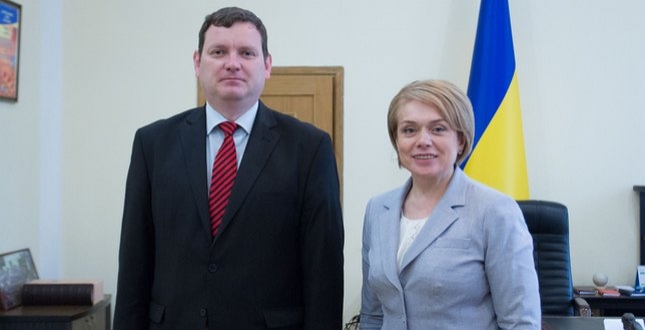 Україна допоможе знайти вчителів для української школи в Ризі