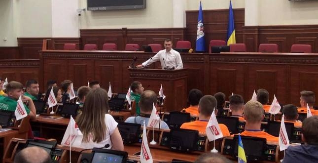 Віталій Кличко поспілкувався з учасникам табору «Школа успіху» та розповів, як працює Київрада
