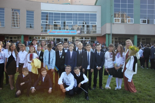 Гімназія біотехнологій №177 Солом'янського району м. Києва вітає всіх зі святом Першого дзвоника