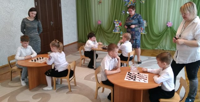 Шашковий турнір між дітьми старших груп в закладі дошкільної освіти №669