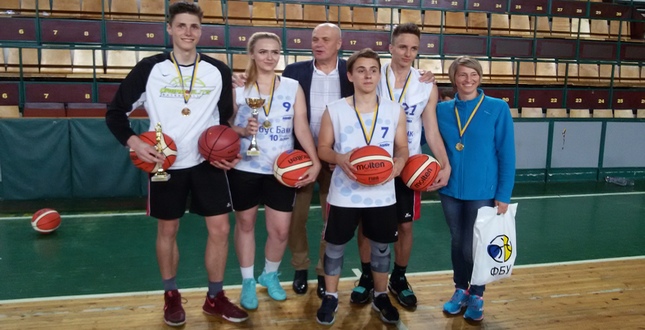 Київські школярі – переможці Чемпіонату з баскетболу