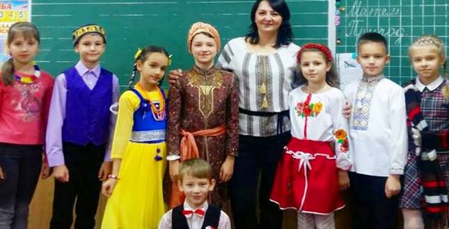 Флешмоб  "День національного костюма" у школі №175