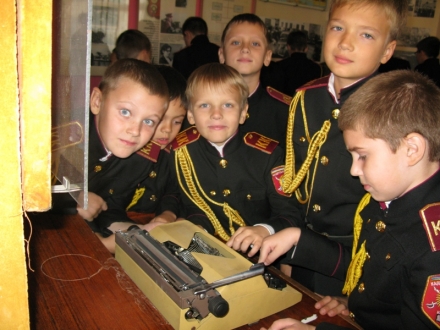 На базі полку Державтоінспекції Києва відбулась зустріч з вихованцями «Кадетського корпусу» ліцею-інтернату №23