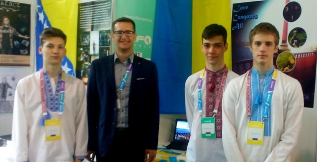 Молоді кияни, у складі української команди, здобули перемогу на Міжнародному конкурсі комп’ютерних проектів серед учнівської та студентської молоді «INFOMATRIX – 2018»