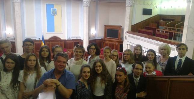 Команди-переможці районної інтелектуально-правової гри «Справи судові» відвідали Верховну Раду України